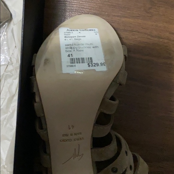 Shoes - Picture 4 of 7